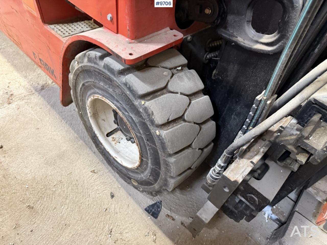 Forklift Clark CEM 25 leasing Forklift Clark CEM 25: picture 10 Forklift Clark CEM 25 leasing Forklift Clark CEM 25: picture 10