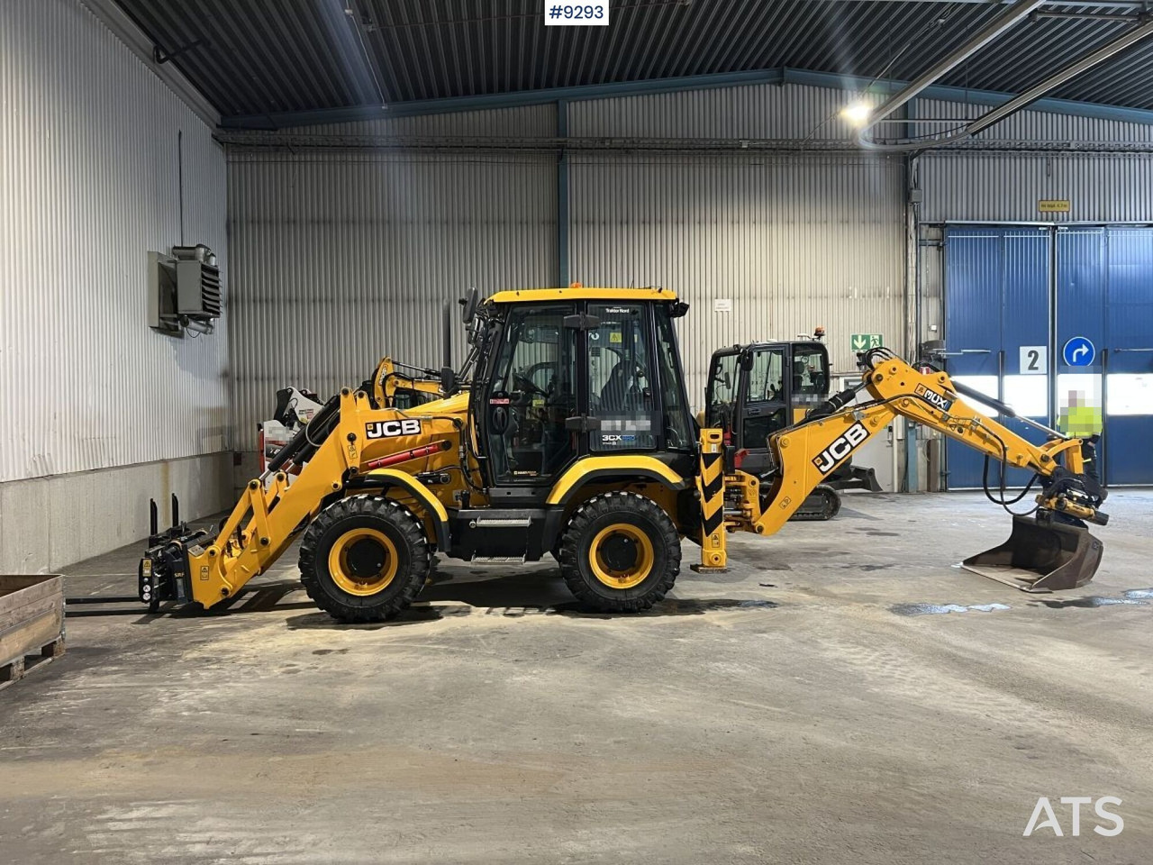 Backhoe loader JCB 3CX Compact PRO Stage V Backhoe/Loader with only 1118 hours: picture 1