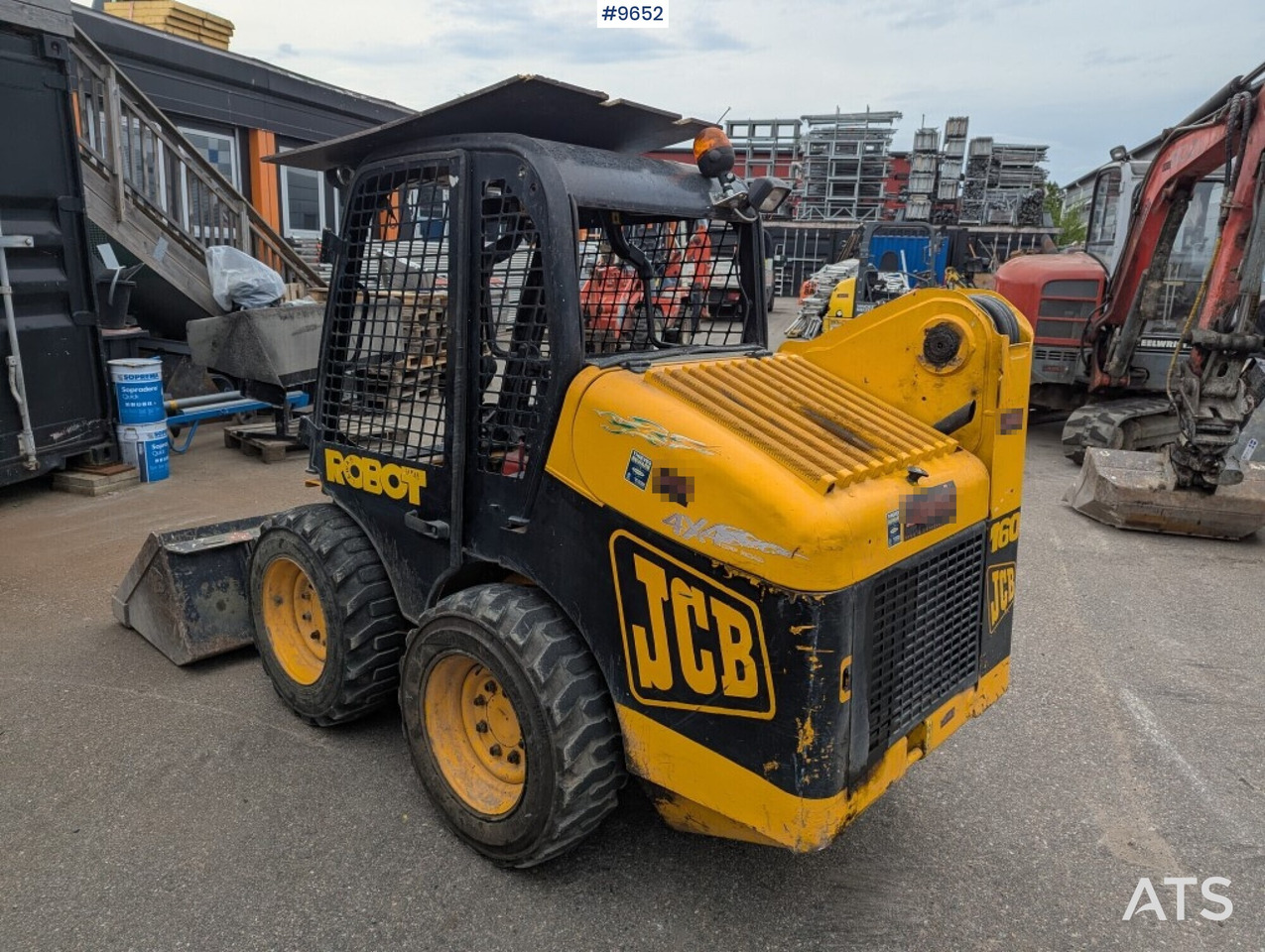 JCB Robot 160 tool carrier with grading bucket - Compact loader: picture 3 JCB Robot 160 tool carrier with grading bucket - Compact loader: picture 3