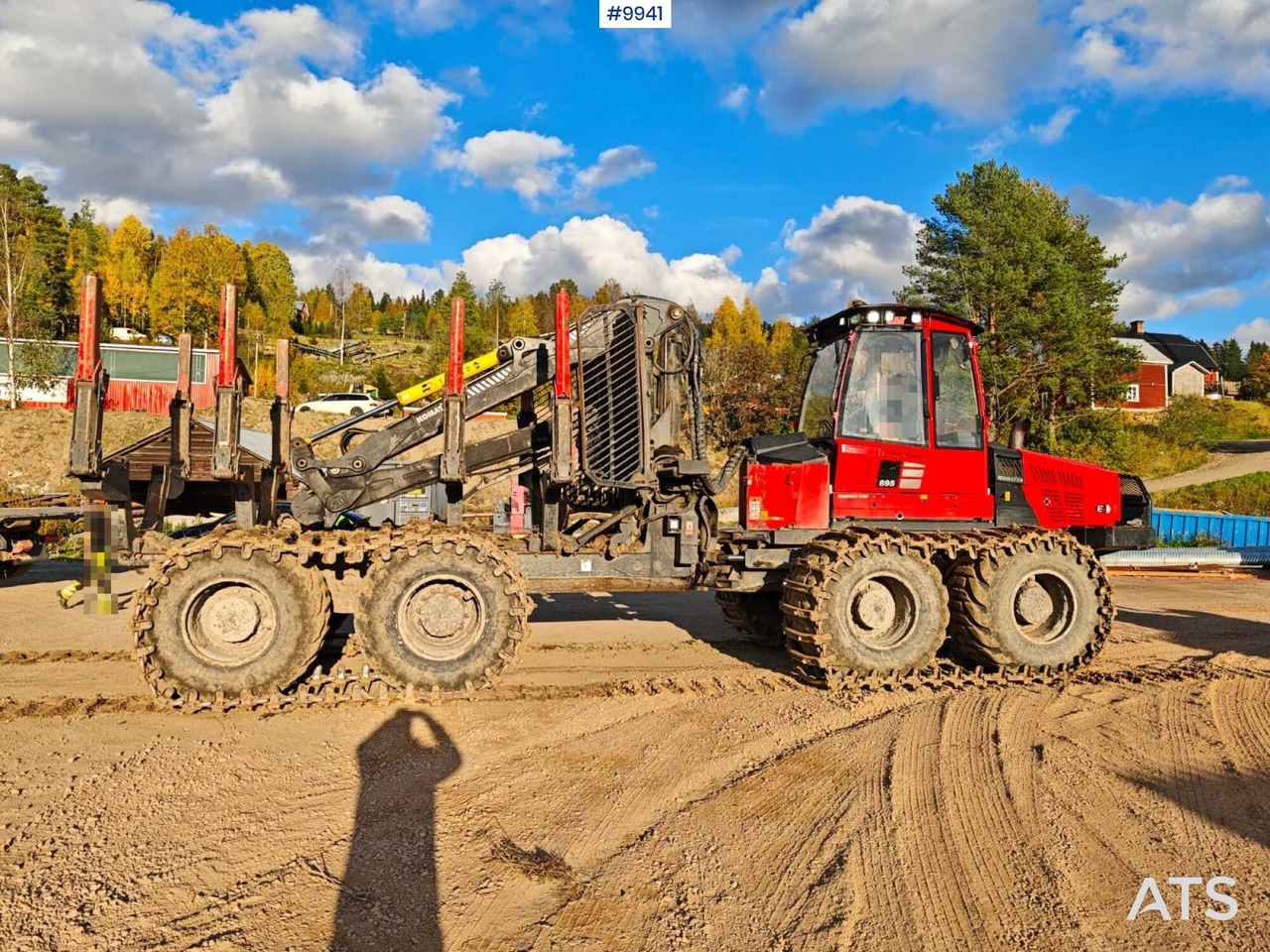 Komatsu 895 Forwarder (VIDEO) - Forwarder: picture 4 Komatsu 895 Forwarder (VIDEO) - Forwarder: picture 4