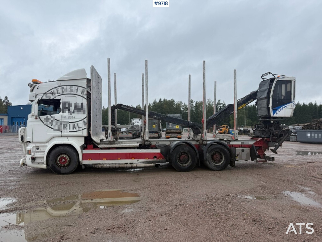 Log truck Scania R520 with crane - Logging truck, Crane truck: picture 2 Log truck Scania R520 with crane - Logging truck, Crane truck: picture 2