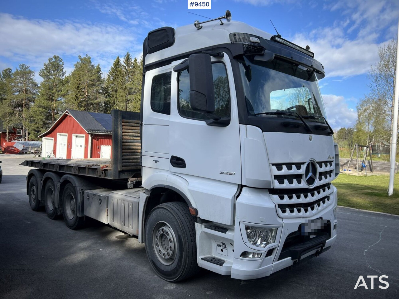 Mercedes Benz Arocs 3251 Tridem Hooklift, flatbed and concrete rotator - Hook lift truck: picture 2 Mercedes Benz Arocs 3251 Tridem Hooklift, flatbed and concrete rotator - Hook lift truck: picture 2