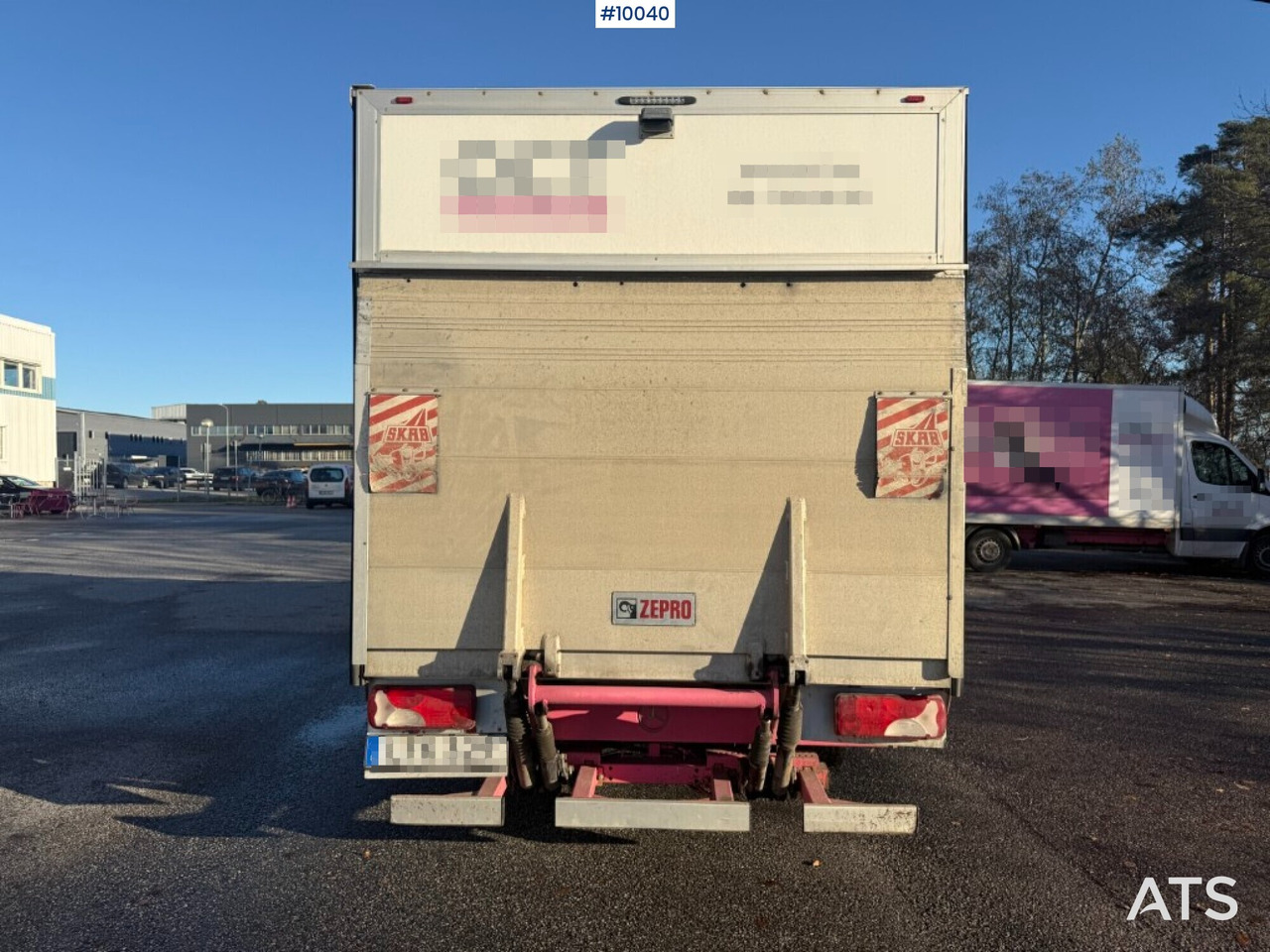 Mercedes Benz Sprinter with tail lift - Closed box van: picture 4 Mercedes Benz Sprinter with tail lift - Closed box van: picture 4