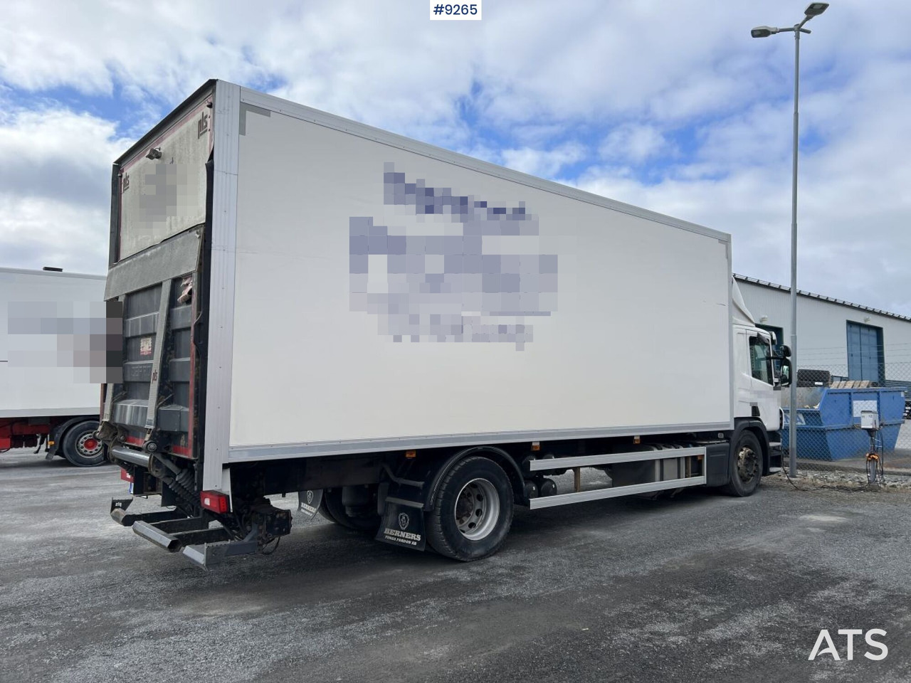 Scania P250 Box truck with tailgate lift - Box truck: picture 4 Scania P250 Box truck with tailgate lift - Box truck: picture 4
