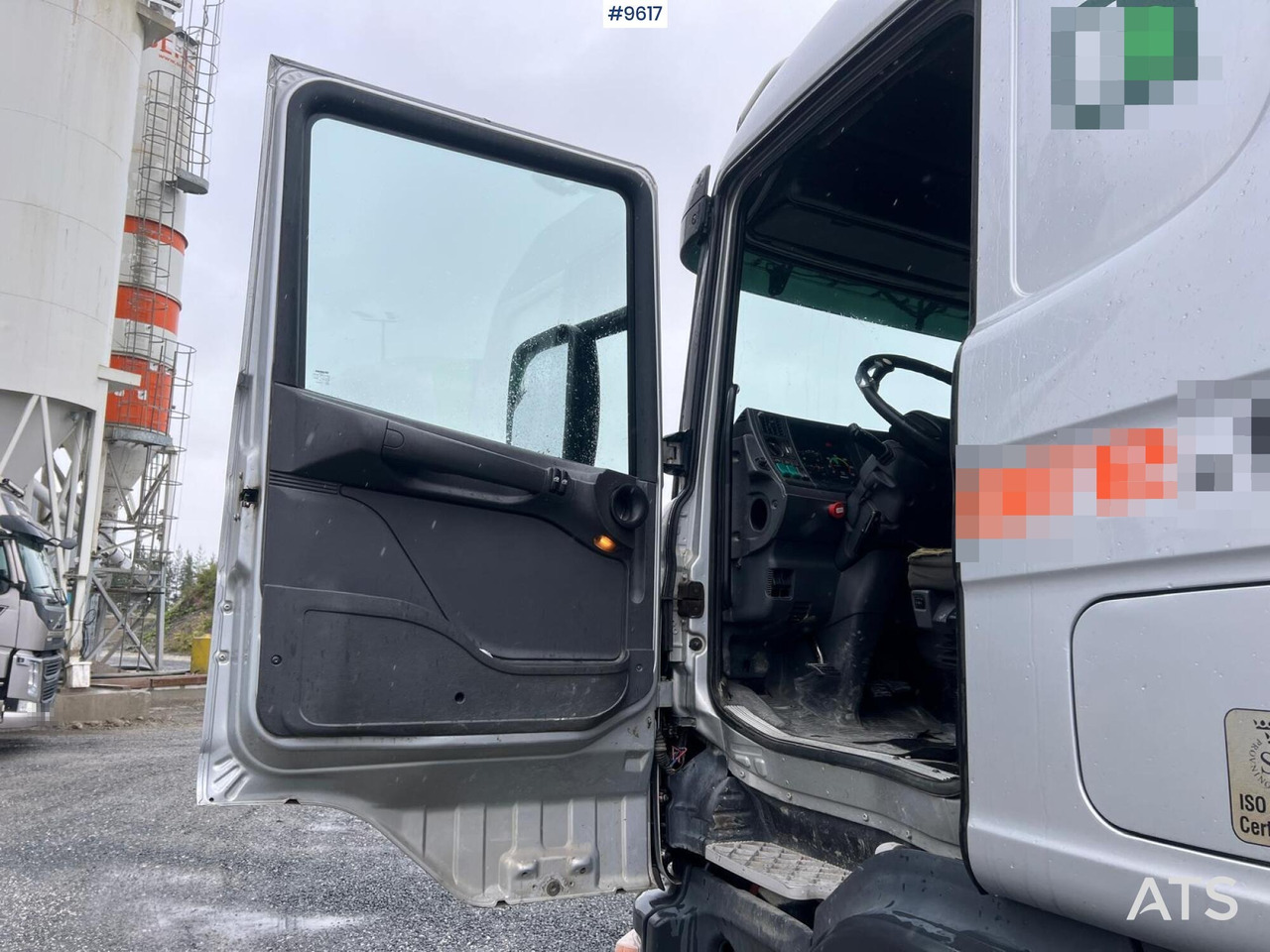 Concrete mixer truck Scania R124 tridem with LAXO quick release: picture 41 Concrete mixer truck Scania R124 tridem with LAXO quick release: picture 41