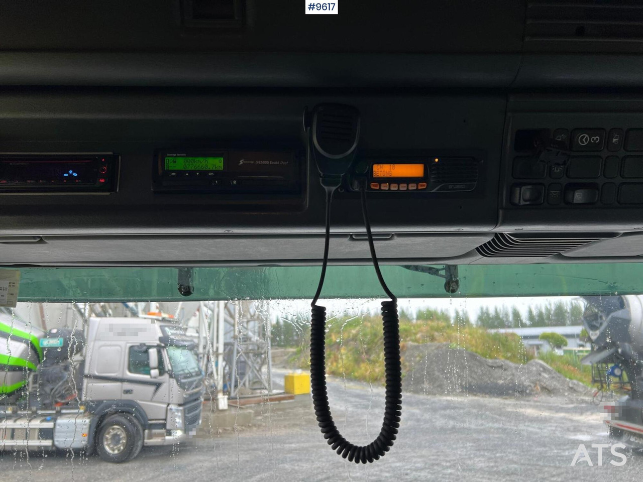 Concrete mixer truck Scania R124 tridem with LAXO quick release: picture 44 Concrete mixer truck Scania R124 tridem with LAXO quick release: picture 44