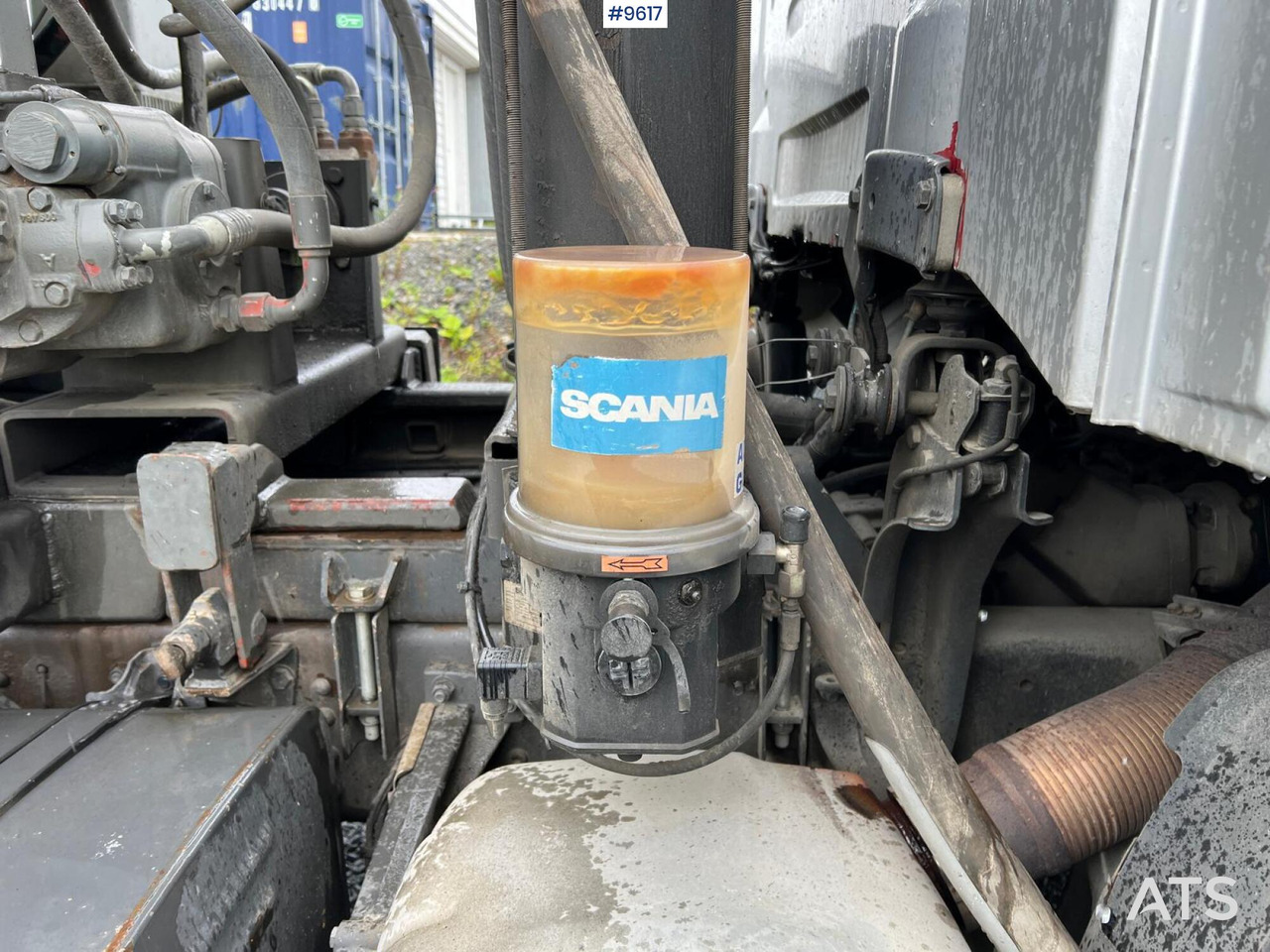 Concrete mixer truck Scania R124 tridem with LAXO quick release: picture 23 Concrete mixer truck Scania R124 tridem with LAXO quick release: picture 23