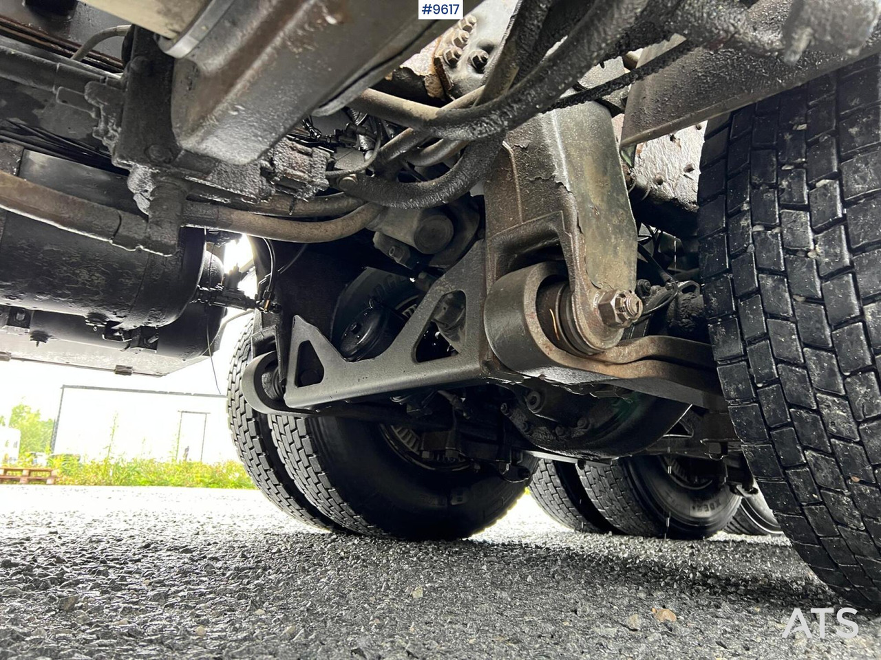 Concrete mixer truck Scania R124 tridem with LAXO quick release: picture 34 Concrete mixer truck Scania R124 tridem with LAXO quick release: picture 34