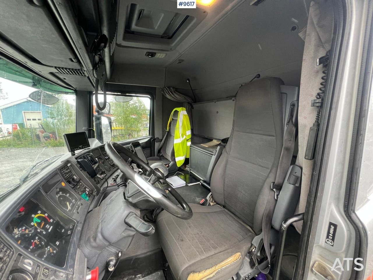 Concrete mixer truck Scania R124 tridem with LAXO quick release: picture 9 Concrete mixer truck Scania R124 tridem with LAXO quick release: picture 9