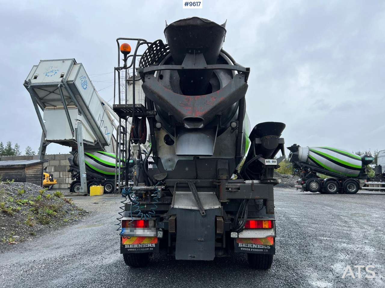 Concrete mixer truck Scania R124 tridem with LAXO quick release: picture 7 Concrete mixer truck Scania R124 tridem with LAXO quick release: picture 7