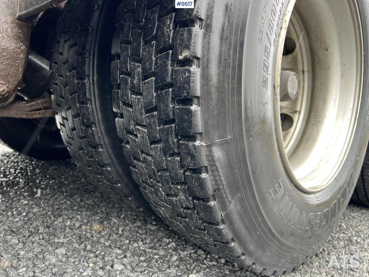 Concrete mixer truck Scania R124 tridem with LAXO quick release: picture 15 Concrete mixer truck Scania R124 tridem with LAXO quick release: picture 15