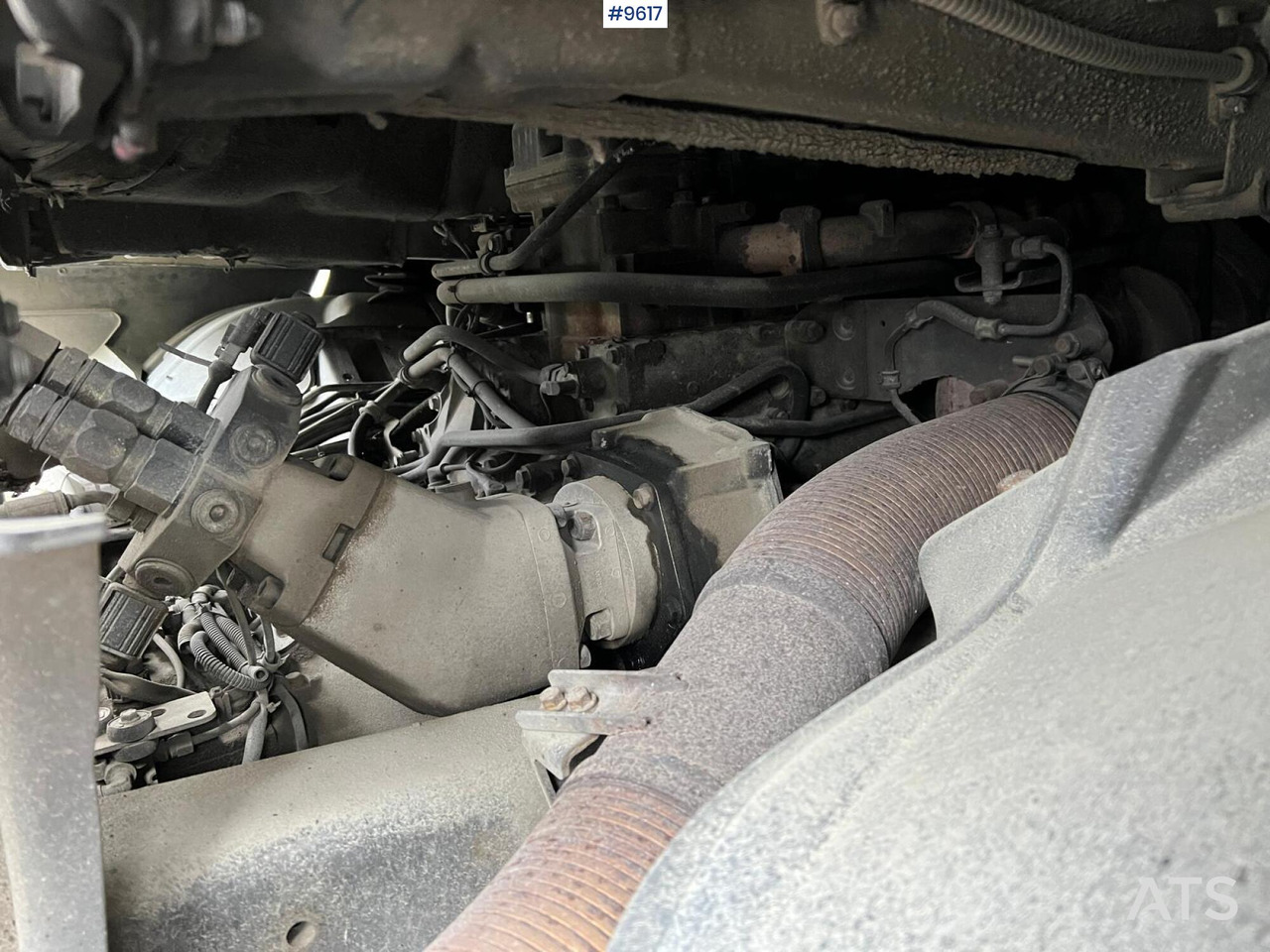 Concrete mixer truck Scania R124 tridem with LAXO quick release: picture 22 Concrete mixer truck Scania R124 tridem with LAXO quick release: picture 22