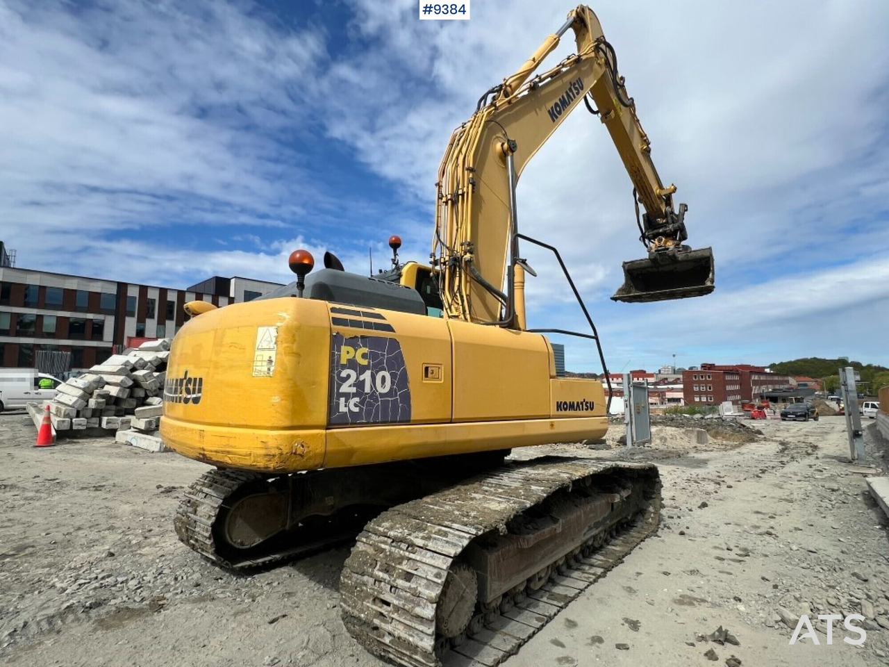 Tracked excavator Komatsu PC210LC (VIDEO) - Crawler excavator: picture 4 Tracked excavator Komatsu PC210LC (VIDEO) - Crawler excavator: picture 4