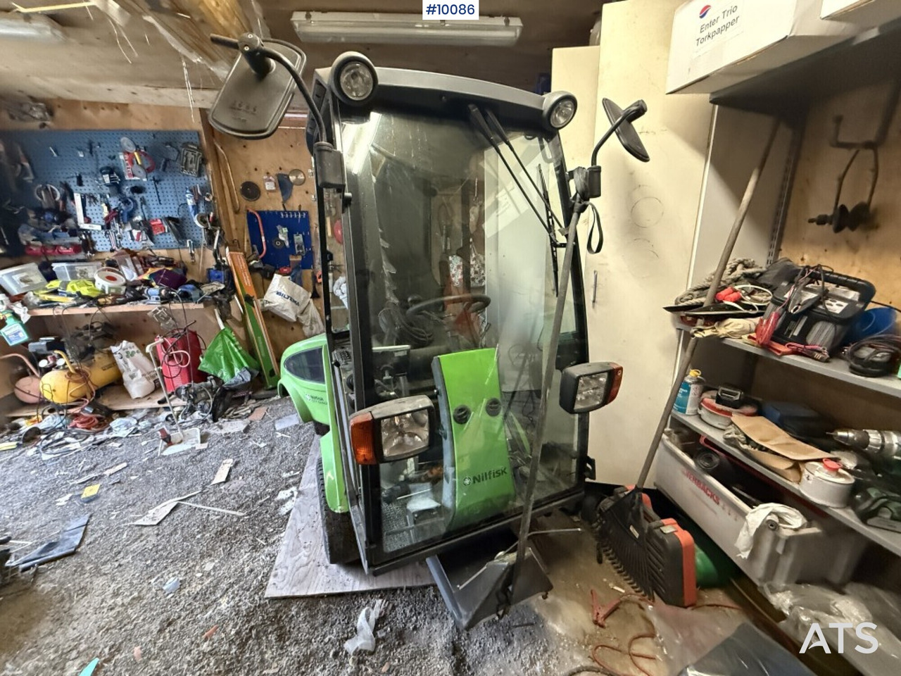 Utility machine Nilfisk EGHOLM City Ranger 2250 rep. object - Road sweeper: picture 3 Utility machine Nilfisk EGHOLM City Ranger 2250 rep. object - Road sweeper: picture 3