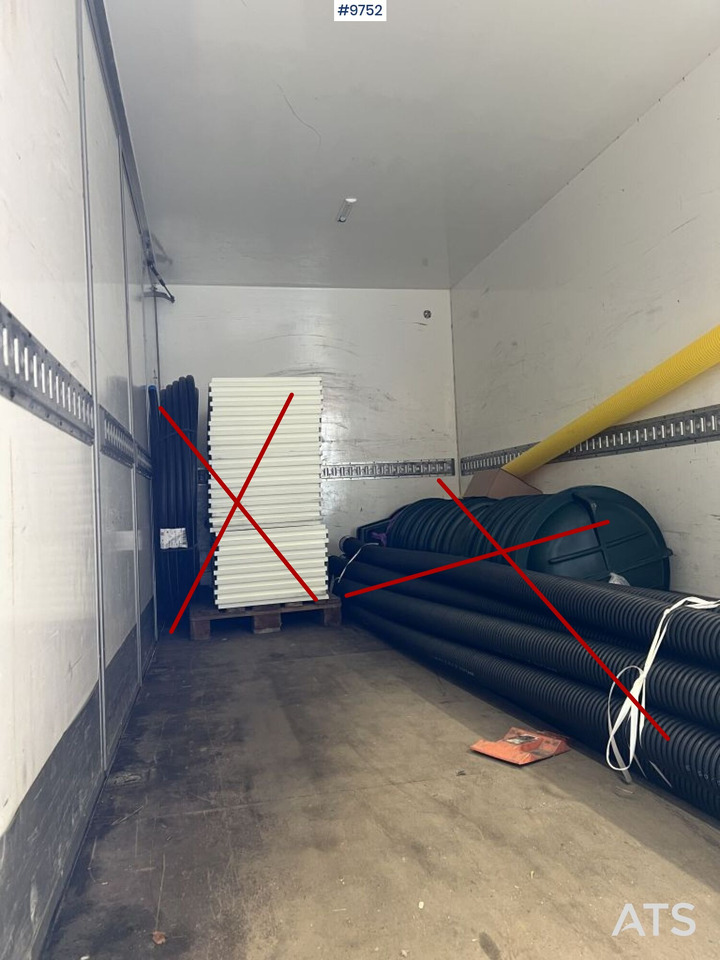 Volkswagen Crafter with tail lift - Closed box van: picture 4 Volkswagen Crafter with tail lift - Closed box van: picture 4