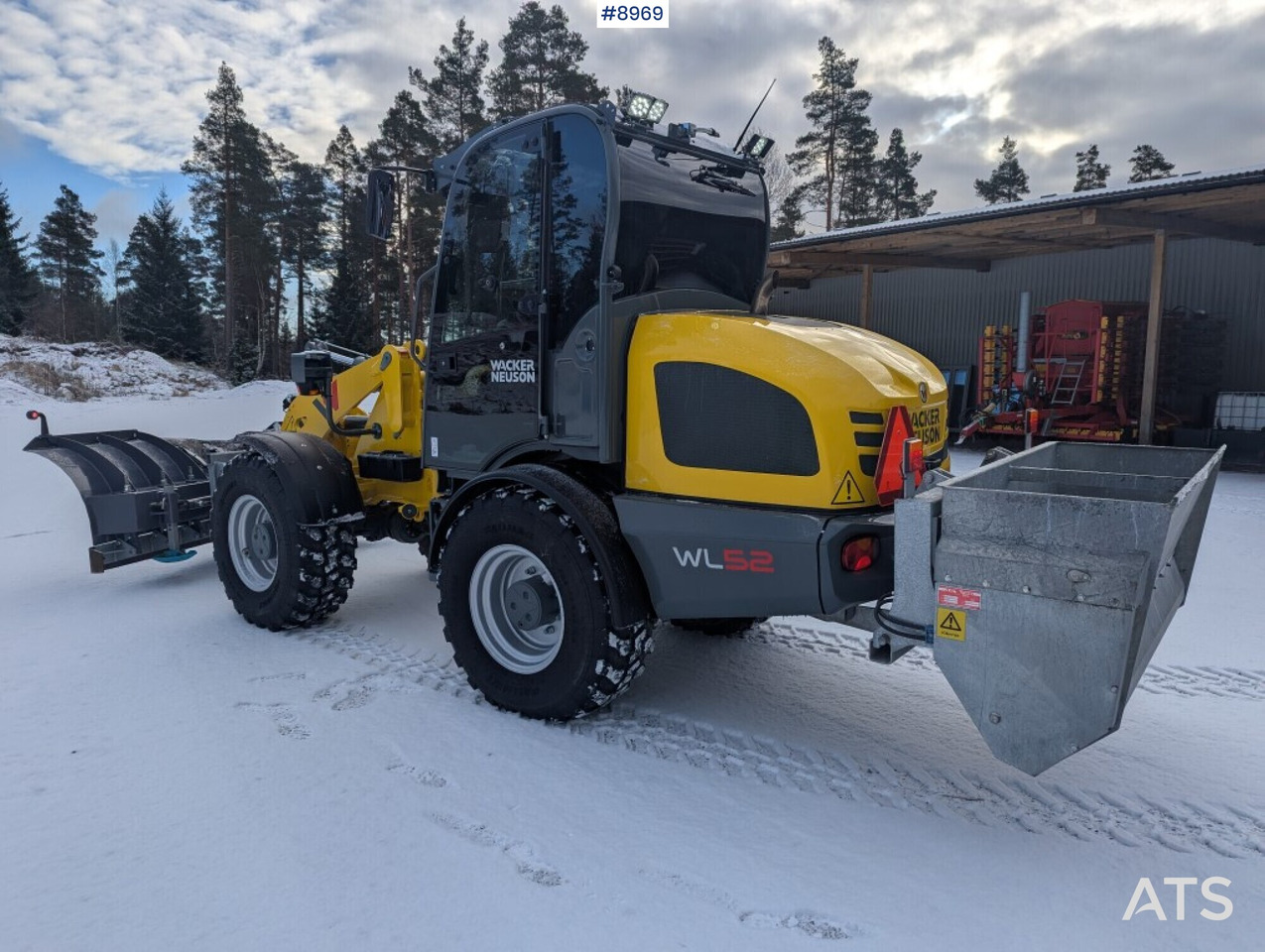 Wheel Loader Wacker Neuson WL52 with multiple attachments (SEE VIDEO) - Wheel loader: picture 3 Wheel Loader Wacker Neuson WL52 with multiple attachments (SEE VIDEO) - Wheel loader: picture 3
