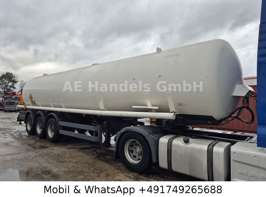 Willig *ADR/40.000Liter/Kerosin/Diesel/Benzin Willig *ADR/40.000Liter/Kerosin/Diesel/Benzin - Tanker semi-trailer: picture 1 Willig *ADR/40.000Liter/Kerosin/Diesel/Benzin Willig *ADR/40.000Liter/Kerosin/Diesel/Benzin - Tanker semi-trailer: picture 1