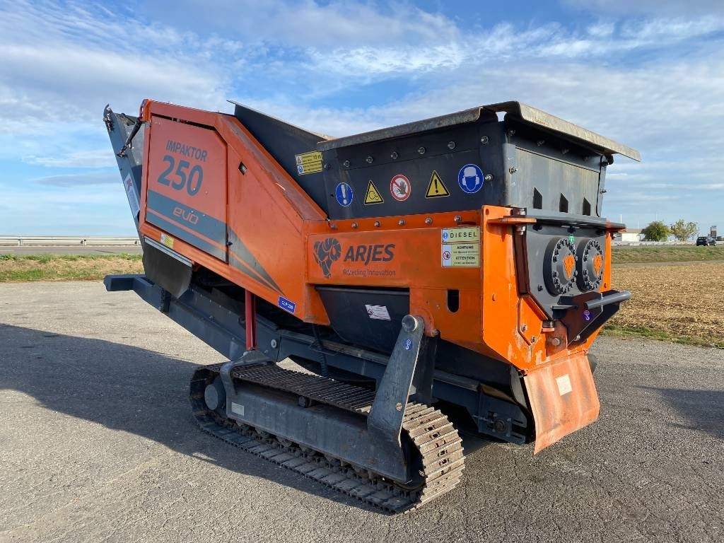 Arjes IMPAKTOR 250 EVOIII Tier3III 1er Main- - Mobile crusher: picture 3 Arjes IMPAKTOR 250 EVOIII Tier3III 1er Main- - Mobile crusher: picture 3