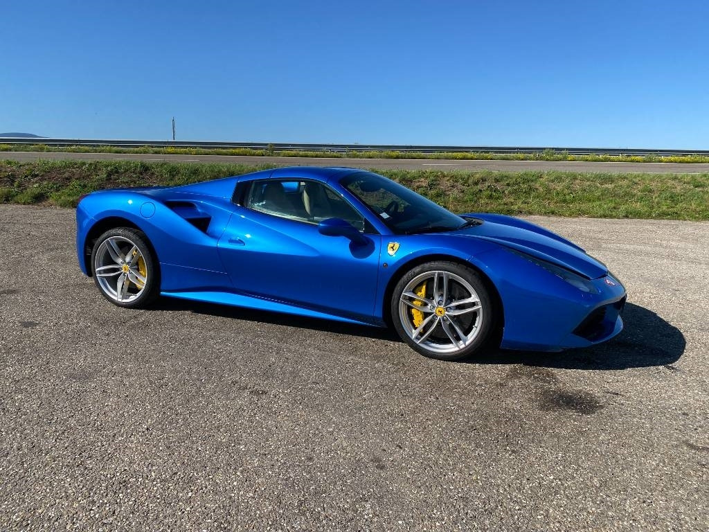 Ferrari 488 SPIDER -Carte Grise Française endommagé - Car: picture 4 Ferrari 488 SPIDER -Carte Grise Française endommagé - Car: picture 4