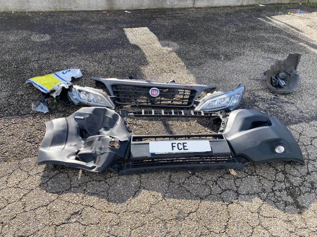 Ambulance Fiat LES DAUPHINS/DUCATO TORINO 2.3M-Jet 160 endommagée: picture 12 Ambulance Fiat LES DAUPHINS/DUCATO TORINO 2.3M-Jet 160 endommagée: picture 12