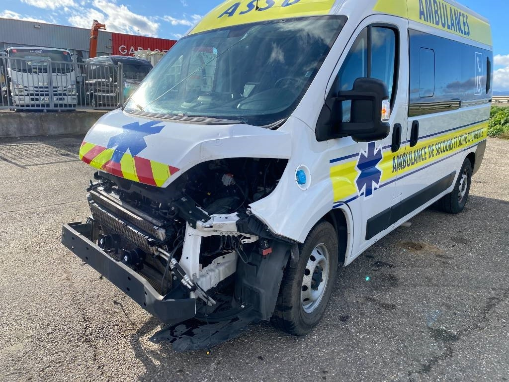 Ambulance Fiat LES DAUPHINS/DUCATO TORINO 2.3M-Jet 160 endommagée: picture 39 Ambulance Fiat LES DAUPHINS/DUCATO TORINO 2.3M-Jet 160 endommagée: picture 39