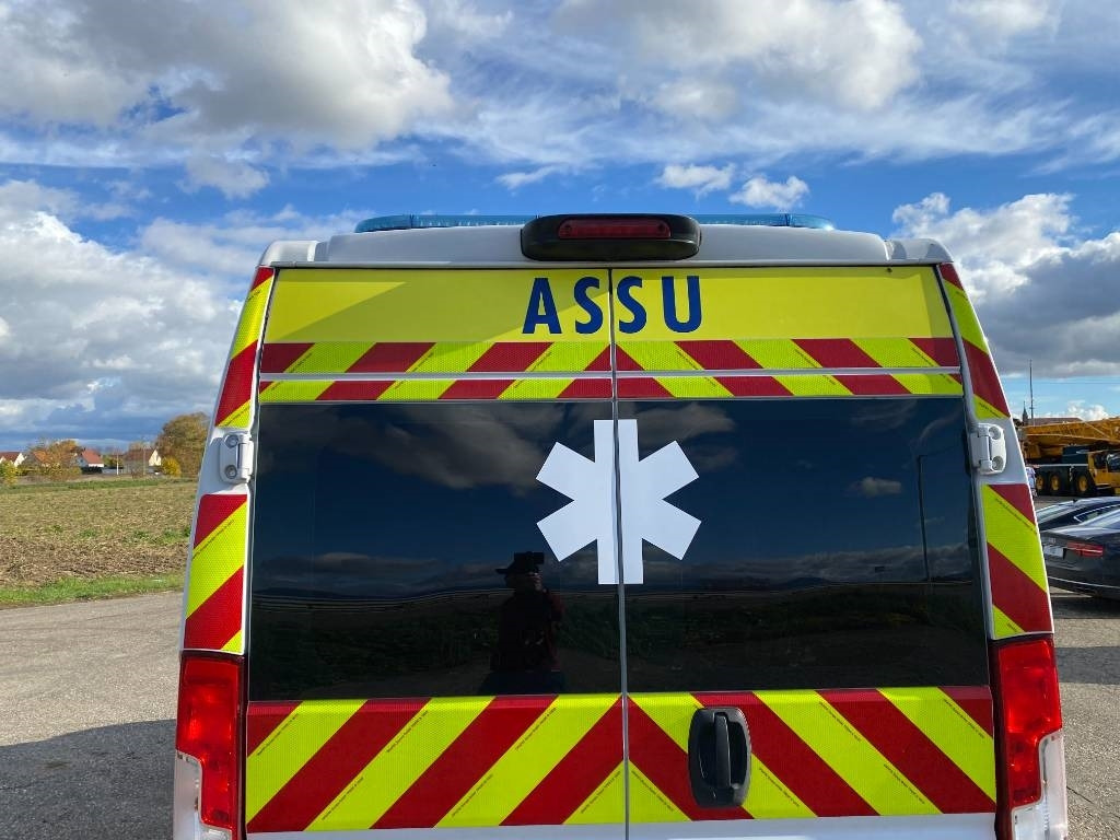 Ambulance Fiat LES DAUPHINS/DUCATO TORINO 2.3M-Jet 160 endommagée: picture 48 Ambulance Fiat LES DAUPHINS/DUCATO TORINO 2.3M-Jet 160 endommagée: picture 48