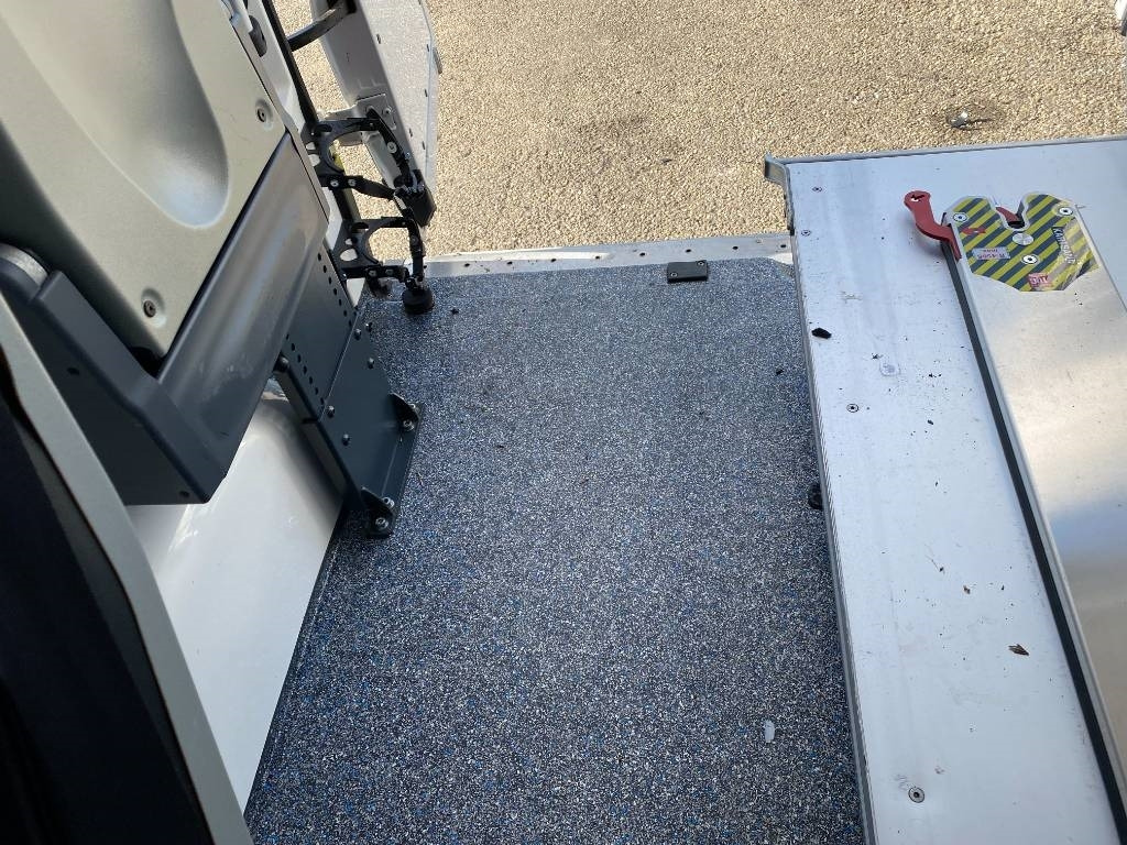 Ambulance Fiat LES DAUPHINS/DUCATO TORINO 2.3M-Jet 160 endommagée: picture 28 Ambulance Fiat LES DAUPHINS/DUCATO TORINO 2.3M-Jet 160 endommagée: picture 28