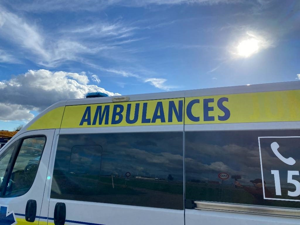 Ambulance Fiat LES DAUPHINS/DUCATO TORINO 2.3M-Jet 160 endommagée: picture 44 Ambulance Fiat LES DAUPHINS/DUCATO TORINO 2.3M-Jet 160 endommagée: picture 44