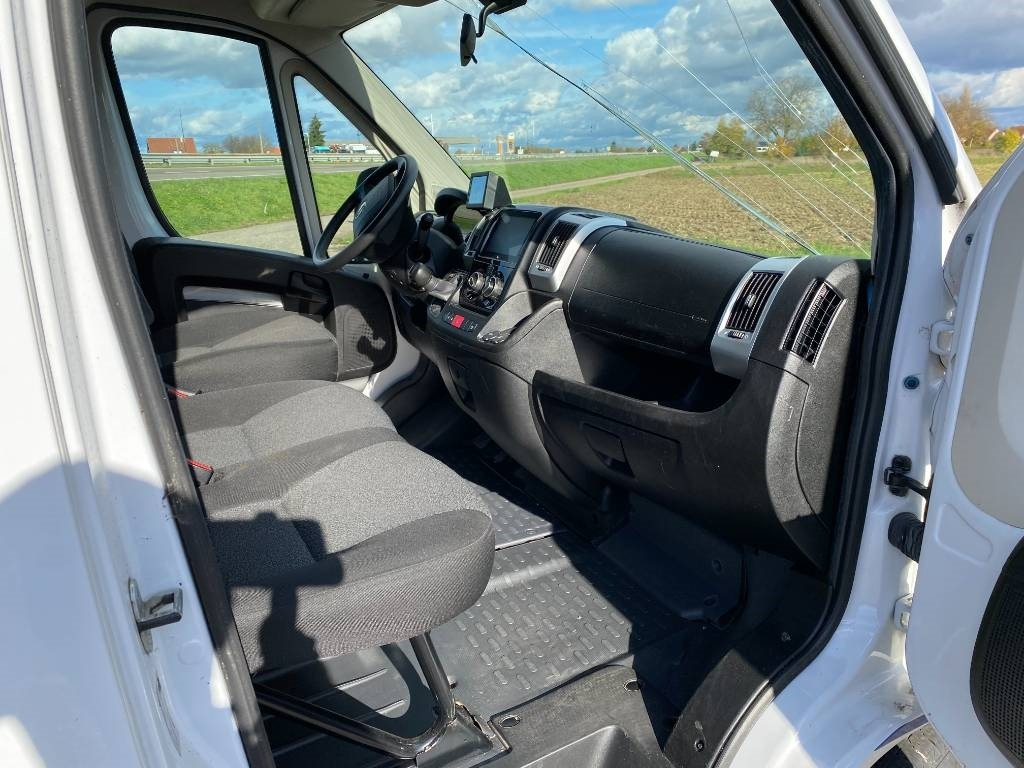 Ambulance Fiat LES DAUPHINS/DUCATO TORINO 2.3M-Jet 160 endommagée: picture 33 Ambulance Fiat LES DAUPHINS/DUCATO TORINO 2.3M-Jet 160 endommagée: picture 33