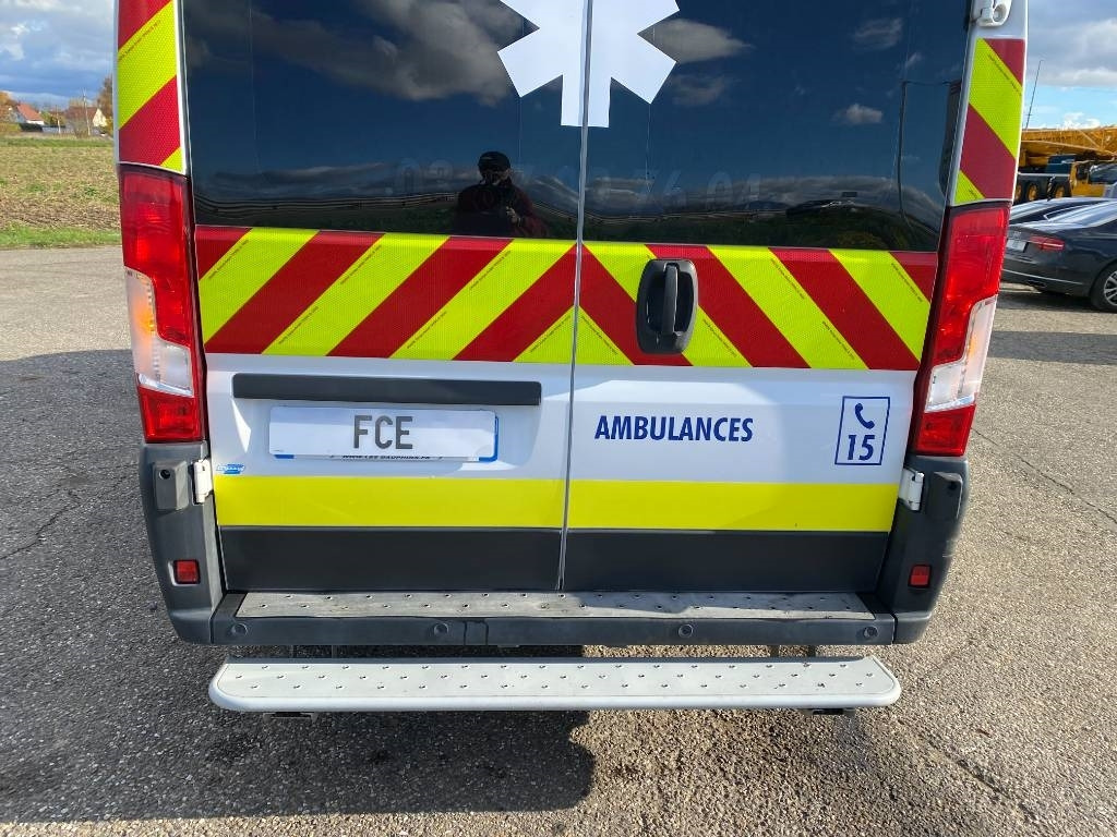 Ambulance Fiat LES DAUPHINS/DUCATO TORINO 2.3M-Jet 160 endommagée: picture 49 Ambulance Fiat LES DAUPHINS/DUCATO TORINO 2.3M-Jet 160 endommagée: picture 49