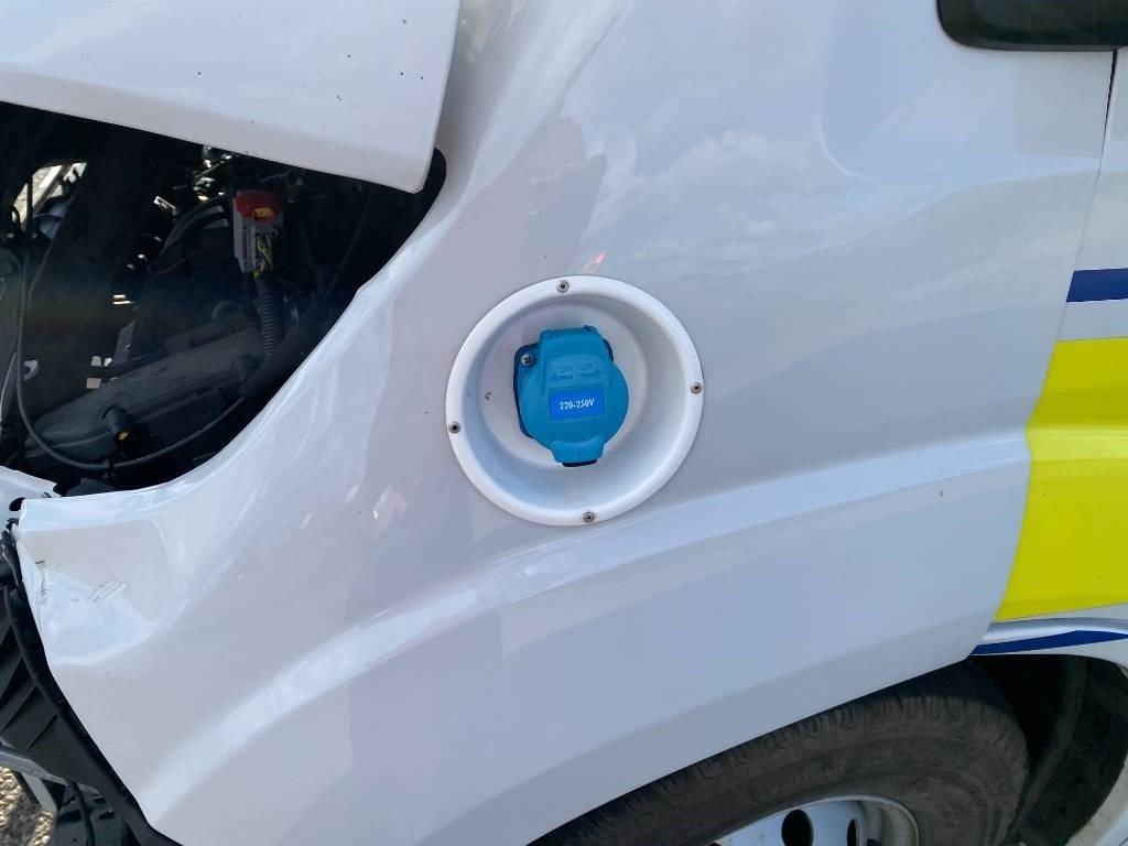 Ambulance Fiat LES DAUPHINS/DUCATO TORINO 2.3M-Jet 160 endommagée: picture 42 Ambulance Fiat LES DAUPHINS/DUCATO TORINO 2.3M-Jet 160 endommagée: picture 42