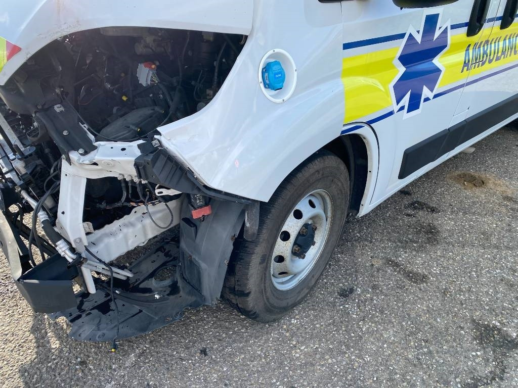 Ambulance Fiat LES DAUPHINS/DUCATO TORINO 2.3M-Jet 160 endommagée: picture 41 Ambulance Fiat LES DAUPHINS/DUCATO TORINO 2.3M-Jet 160 endommagée: picture 41