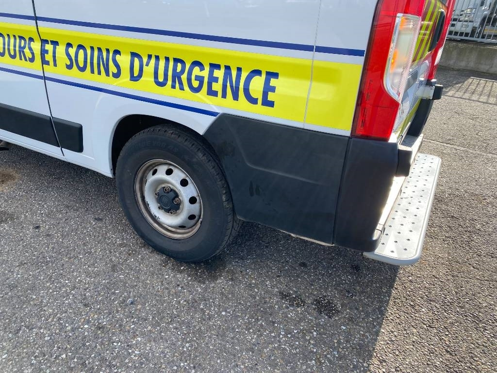 Ambulance Fiat LES DAUPHINS/DUCATO TORINO 2.3M-Jet 160 endommagée: picture 46 Ambulance Fiat LES DAUPHINS/DUCATO TORINO 2.3M-Jet 160 endommagée: picture 46