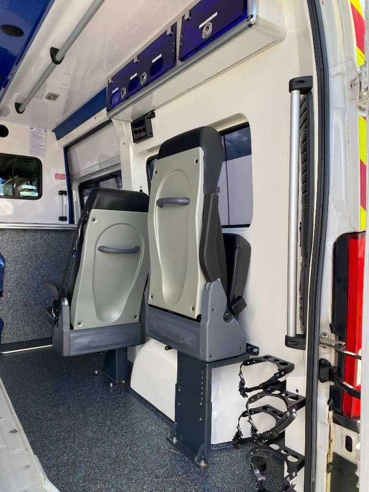 Ambulance Fiat LES DAUPHINS/DUCATO TORINO 2.3M-Jet 160 endommagée: picture 37 Ambulance Fiat LES DAUPHINS/DUCATO TORINO 2.3M-Jet 160 endommagée: picture 37