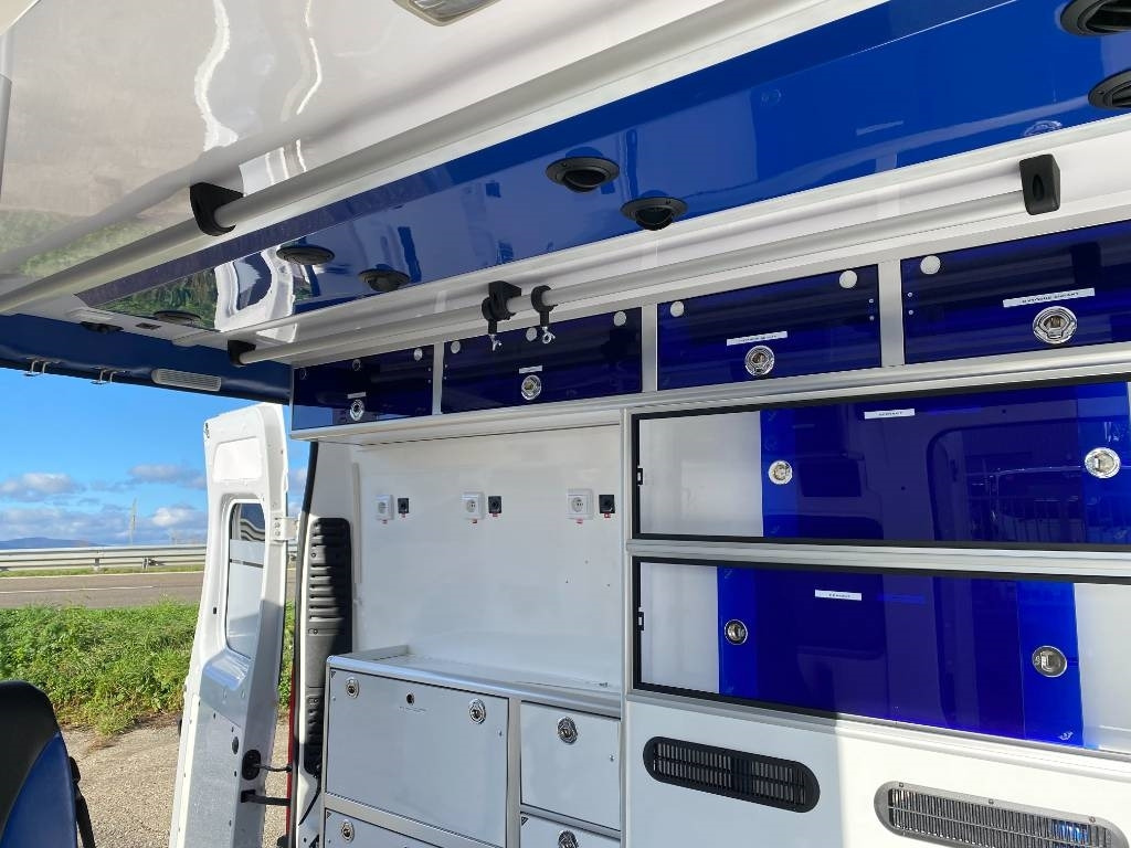 Ambulance Fiat LES DAUPHINS/DUCATO TORINO 2.3M-Jet 160 endommagée: picture 31 Ambulance Fiat LES DAUPHINS/DUCATO TORINO 2.3M-Jet 160 endommagée: picture 31