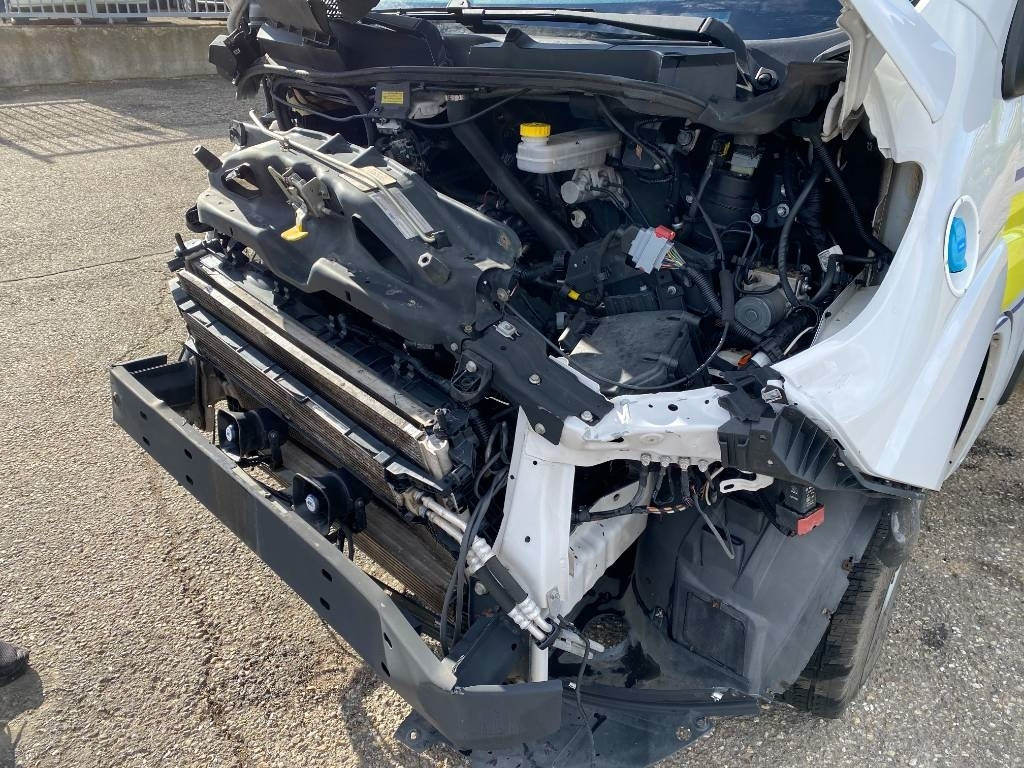 Ambulance Fiat LES DAUPHINS/DUCATO TORINO 2.3M-Jet 160 endommagée: picture 11 Ambulance Fiat LES DAUPHINS/DUCATO TORINO 2.3M-Jet 160 endommagée: picture 11