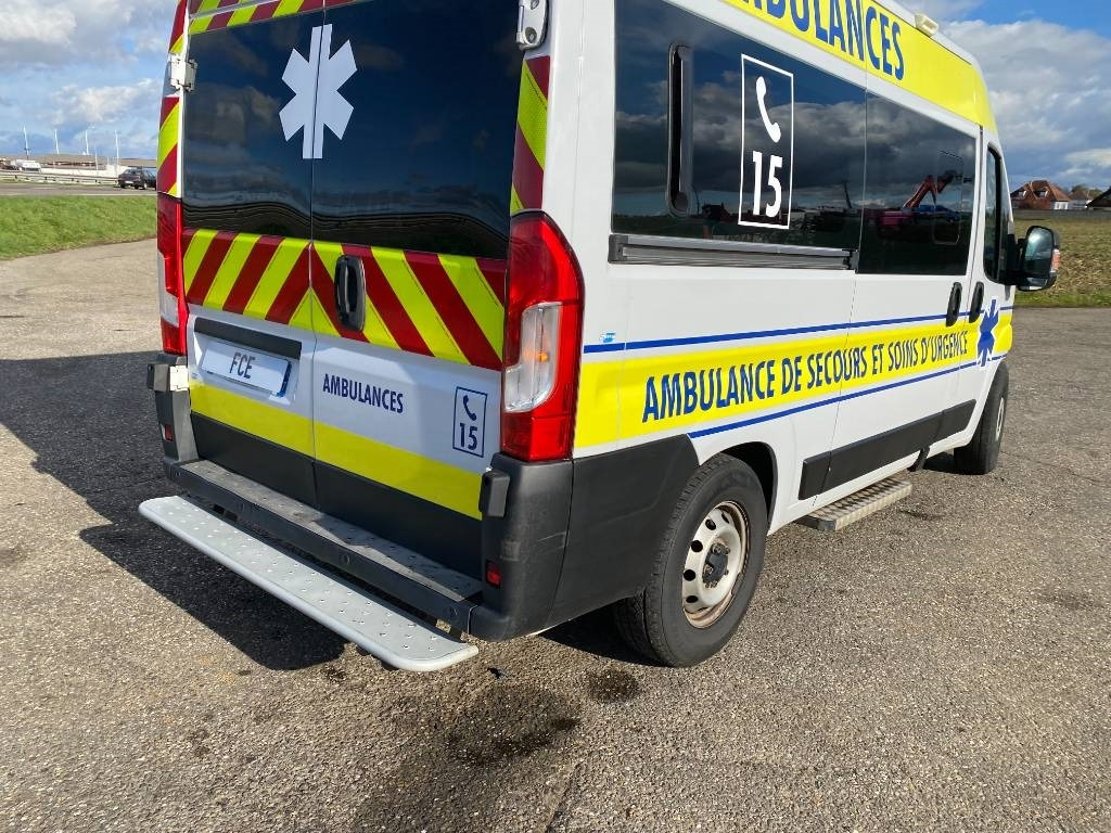 Ambulance Fiat LES DAUPHINS/DUCATO TORINO 2.3M-Jet 160 endommagée: picture 50 Ambulance Fiat LES DAUPHINS/DUCATO TORINO 2.3M-Jet 160 endommagée: picture 50