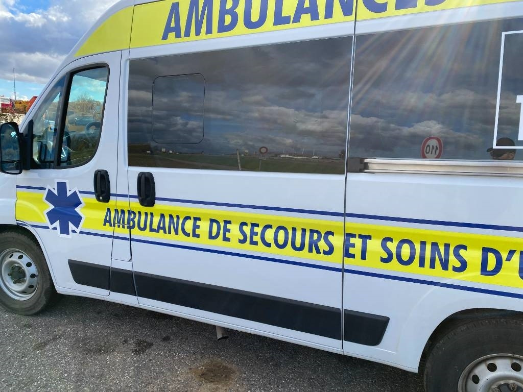 Ambulance Fiat LES DAUPHINS/DUCATO TORINO 2.3M-Jet 160 endommagée: picture 45 Ambulance Fiat LES DAUPHINS/DUCATO TORINO 2.3M-Jet 160 endommagée: picture 45