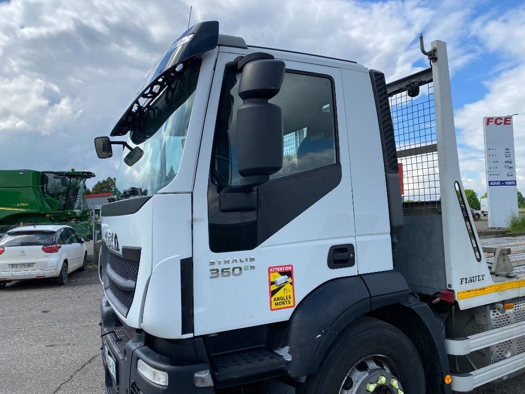 Autotransporter truck Iveco STRALIS 360 e6 A Réparer: picture 13 Autotransporter truck Iveco STRALIS 360 e6 A Réparer: picture 13