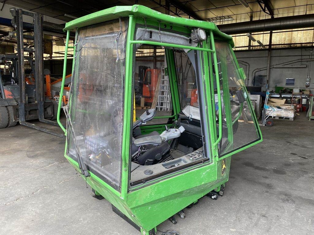 John Deere SERIE 10 - Cab for Truck: picture 3 John Deere SERIE 10 - Cab for Truck: picture 3