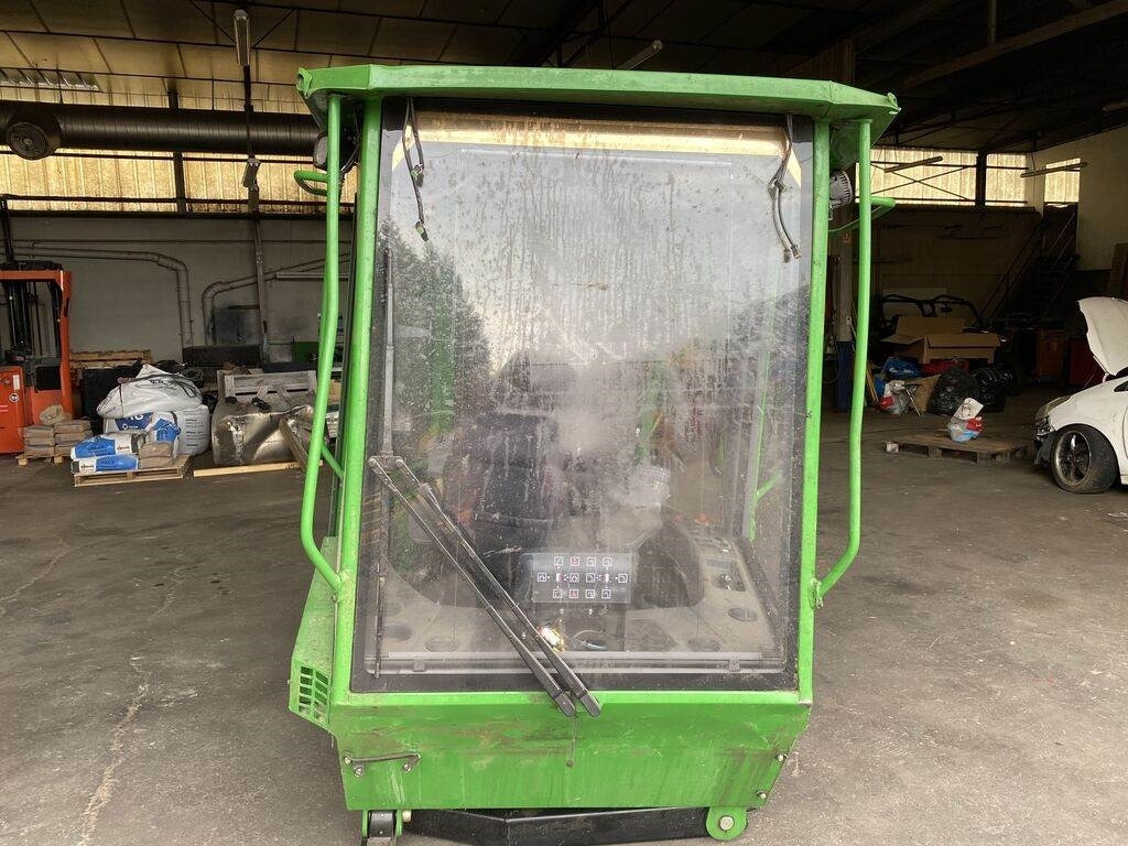 John Deere SERIE 10 - Cab for Truck: picture 4 John Deere SERIE 10 - Cab for Truck: picture 4