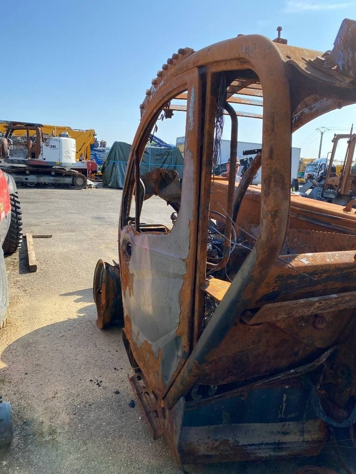 Telescopic handler Manitou MLT 737 endommagé: picture 17