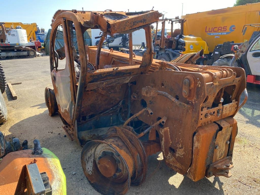 Telescopic handler Manitou MLT 737 endommagé: picture 6