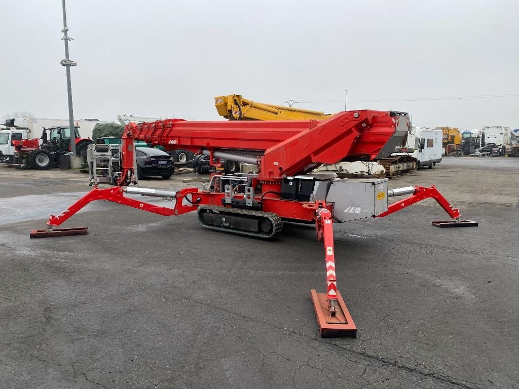 Telescopic boom Teupen LEO35T/PLUS a réparer: picture 13