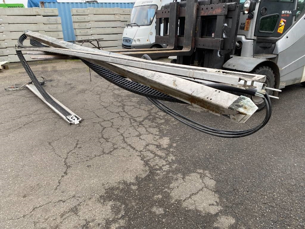Telescopic boom Teupen LEO35T/PLUS a réparer: picture 15