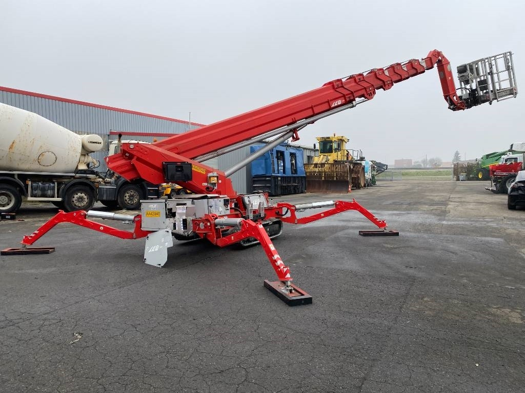 Telescopic boom Teupen LEO35T/PLUS a réparer: picture 9