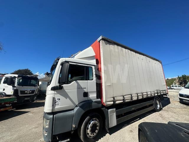 MAN TGS 18.440 - Curtain side truck: picture 2 MAN TGS 18.440 - Curtain side truck: picture 2