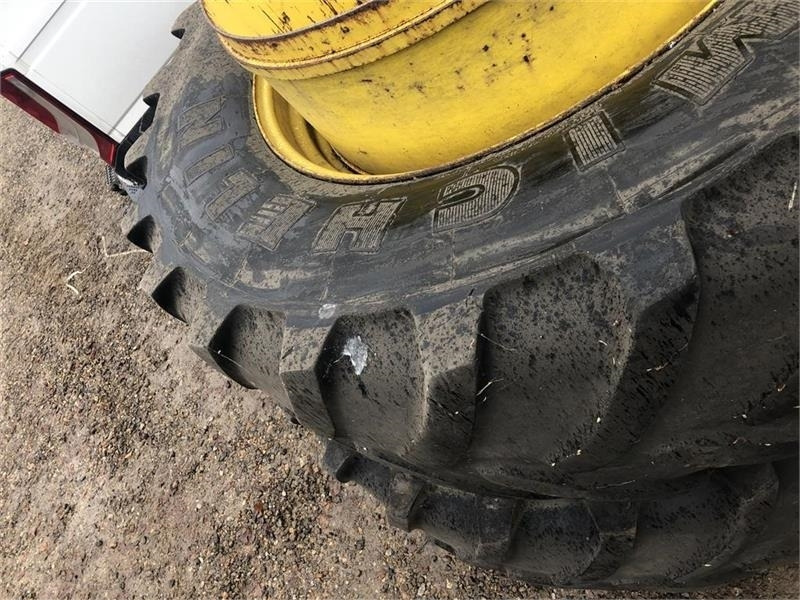 Michelin 650/65-42  - Tire for Agricultural machinery: picture 2 Michelin 650/65-42  - Tire for Agricultural machinery: picture 2