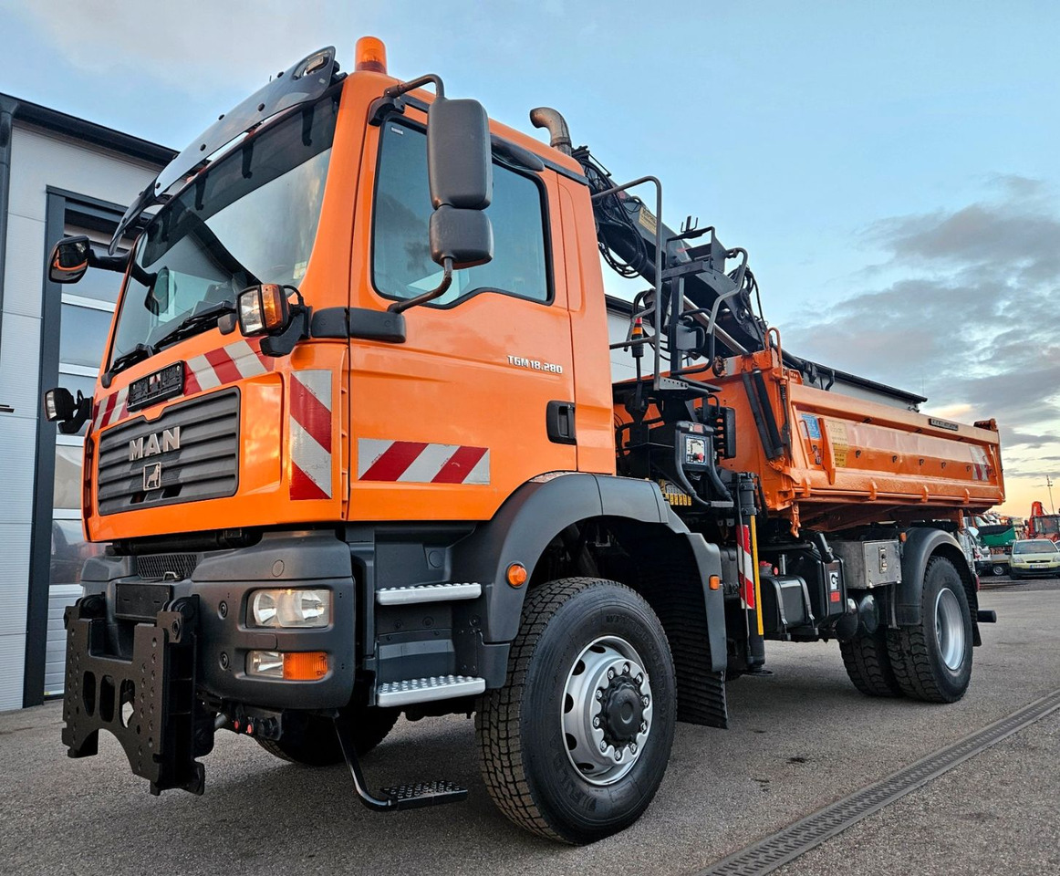 MAN TGM 18.280 4x4 HIAB 111-3 Funk Kran Winterdienst - Tipper, Crane truck: picture 4 MAN TGM 18.280 4x4 HIAB 111-3 Funk Kran Winterdienst - Tipper, Crane truck: picture 4