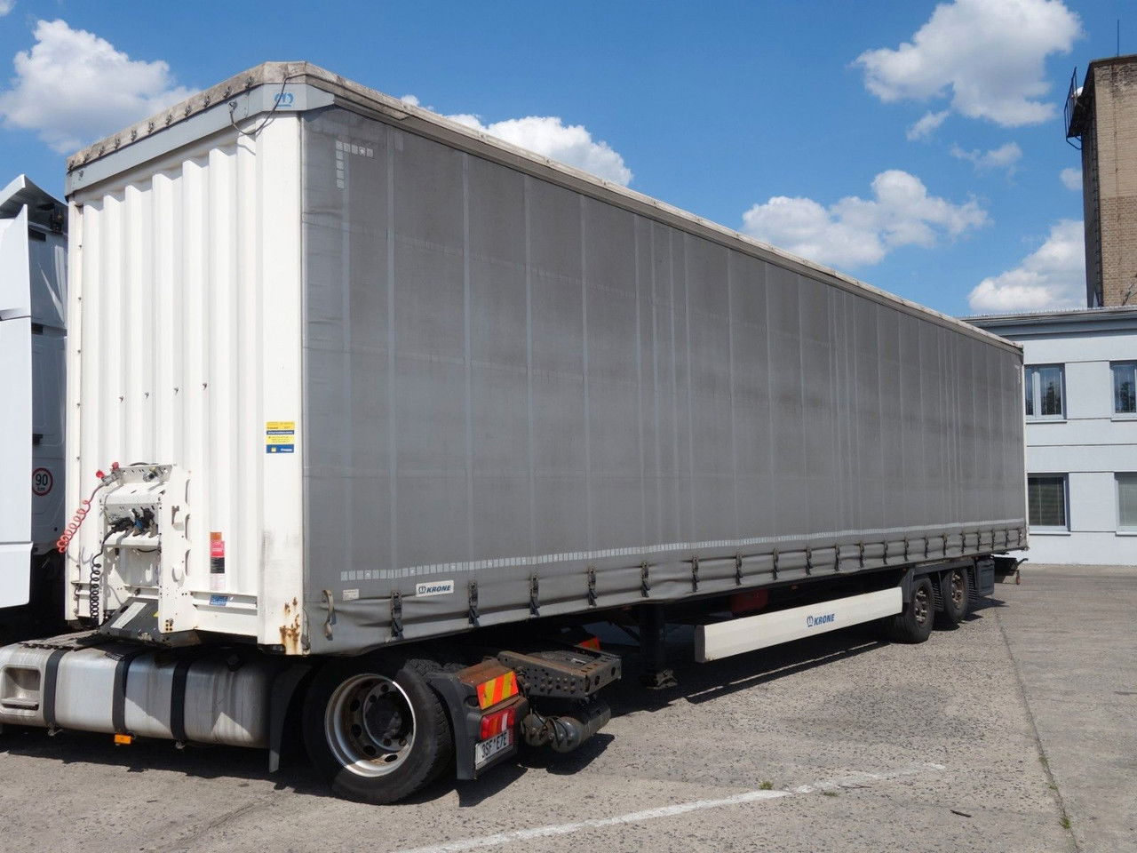 Krone SD Mega 2 Achse, 1 Liftachse, XL SD Mega 2 Achse, 1 Liftachse, XL - Curtainsider semi-trailer: picture 1 Krone SD Mega 2 Achse, 1 Liftachse, XL SD Mega 2 Achse, 1 Liftachse, XL - Curtainsider semi-trailer: picture 1